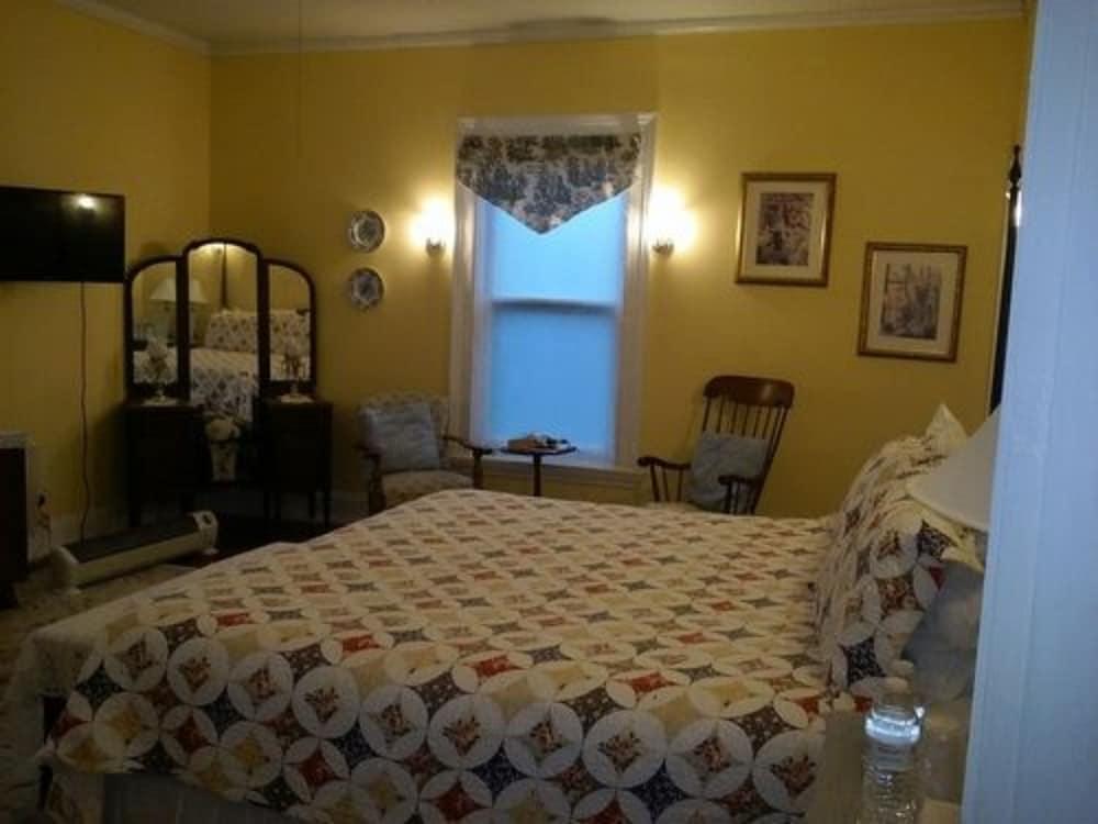 Six Acres Bed And Breakfast Cincinnati Eksteriør billede