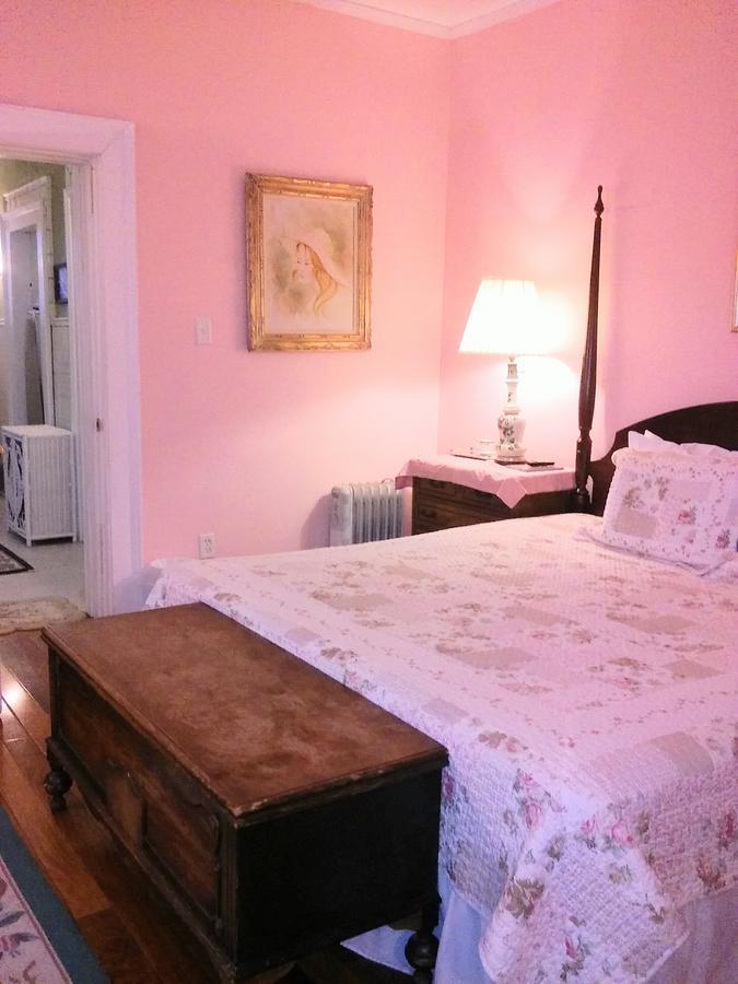 Six Acres Bed And Breakfast Cincinnati Eksteriør billede